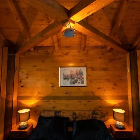 Luxury Ordulj With 2 Heated Pools,12-16 Pax