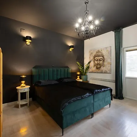 Villa Luxury Ordulj With 2 Heated Pools,12-16 Pax Srinjine