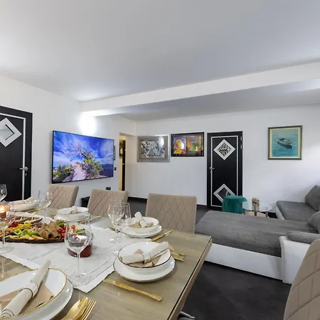 Villa Luxury Ordulj With 2 Heated Pools,12-16 Pax *