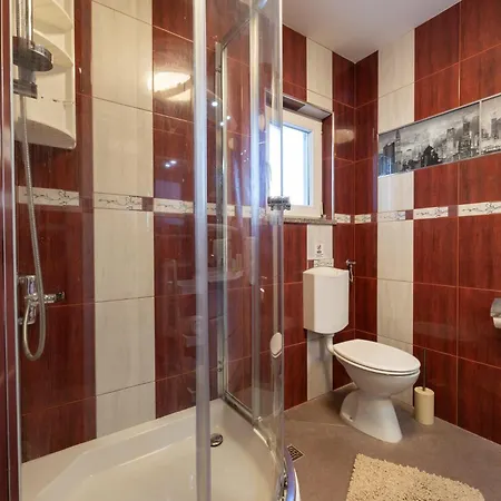 Villa Luxury Ordulj With 2 Heated Pools,12-16 Pax Srinjine