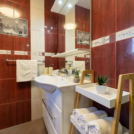 Luxury Ordulj With 2 Heated Pools,12-16 Pax Srinjine