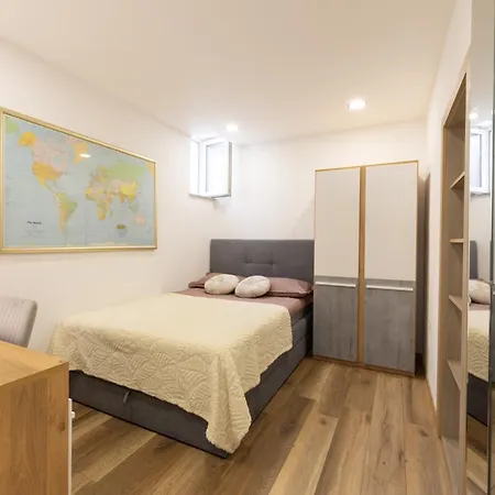 Luxury Ordulj With 2 Heated Pools,12-16 Pax