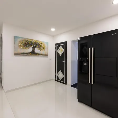 Villa Luxury Ordulj With 2 Heated Pools,12-16 Pax *