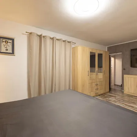 Luxury Ordulj With 2 Heated Pools,12-16 Pax Villa Srinjine