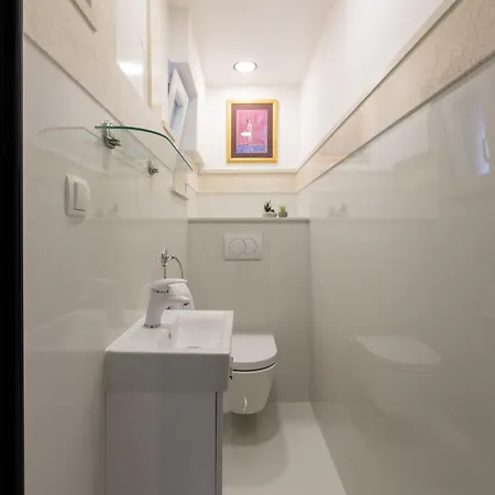 Luxury Ordulj With 2 Heated Pools,12-16 Pax Villa Srinjine