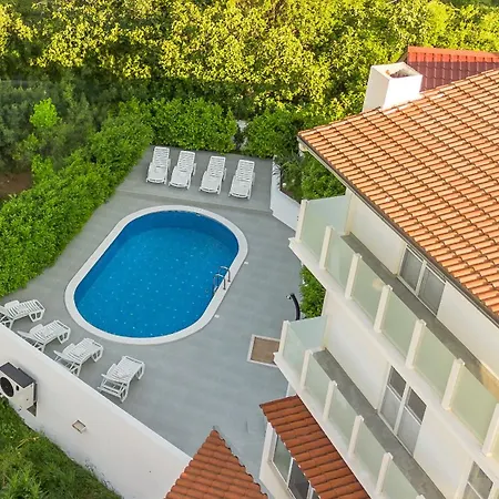 Luxury Ordulj With 2 Heated Pools,12-16 Pax *