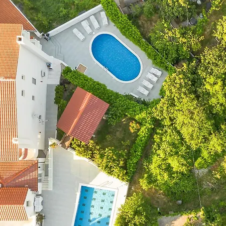 Villa Luxury Ordulj With 2 Heated Pools,12-16 Pax
